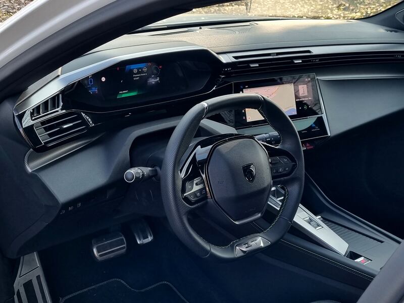 Peugeot 308 SW, la nostra prova della familiare ibrida plug-in