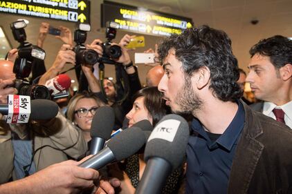 Gabriele Del Grande, l'arrivo all'aeroporto di Bologna 4