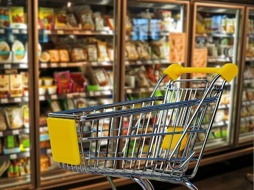 Sacchetti fuorilegge, raffica di multe e sequestri