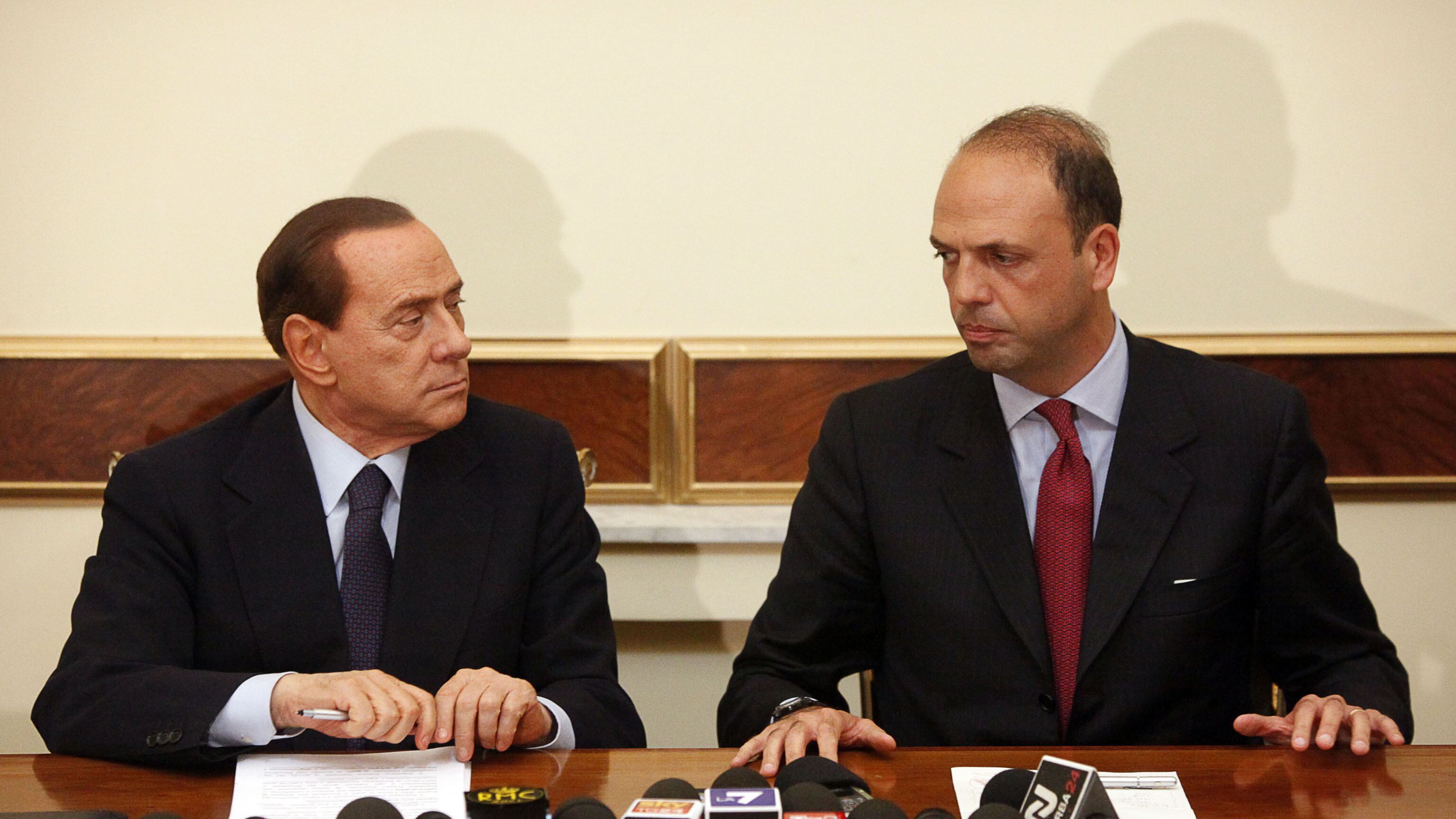 Pdl, escluso Cosentino
