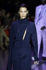 Bella Hadid sexy a Parigi 3