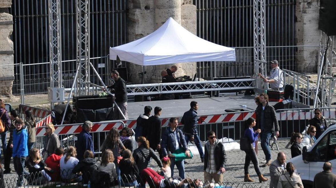 Marò senza pace: a Roma scoppia la guerra del palco