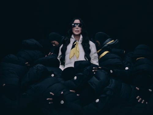 MONCLER RE/ICONS: CHER, JENNIE E GRACE JONES RIDEFINISCONO IL SIGNIFICATO DI ESSERE PIONEERS