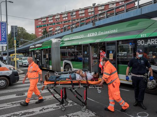 Incidente di un bus a Milano: 22 feriti in via Scarampo
