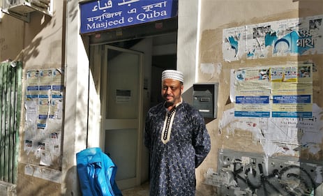 Continua la protesta dei musulmani contro la chiusura delle moschee 1