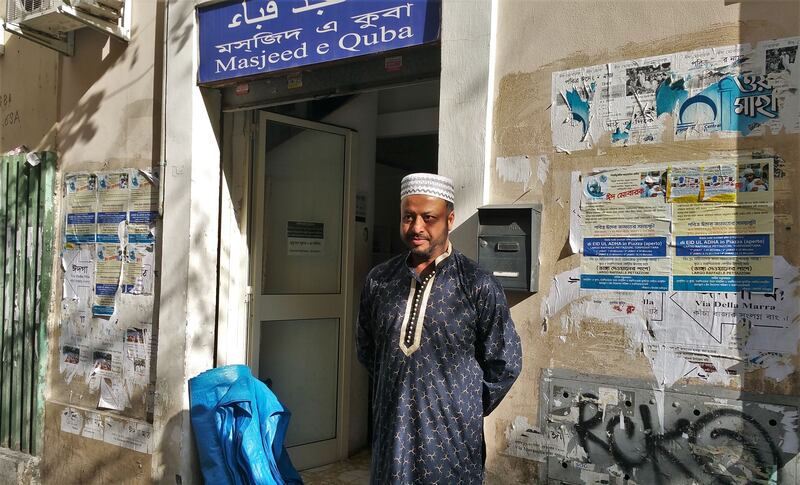 Continua la protesta dei musulmani contro la chiusura delle moschee 1