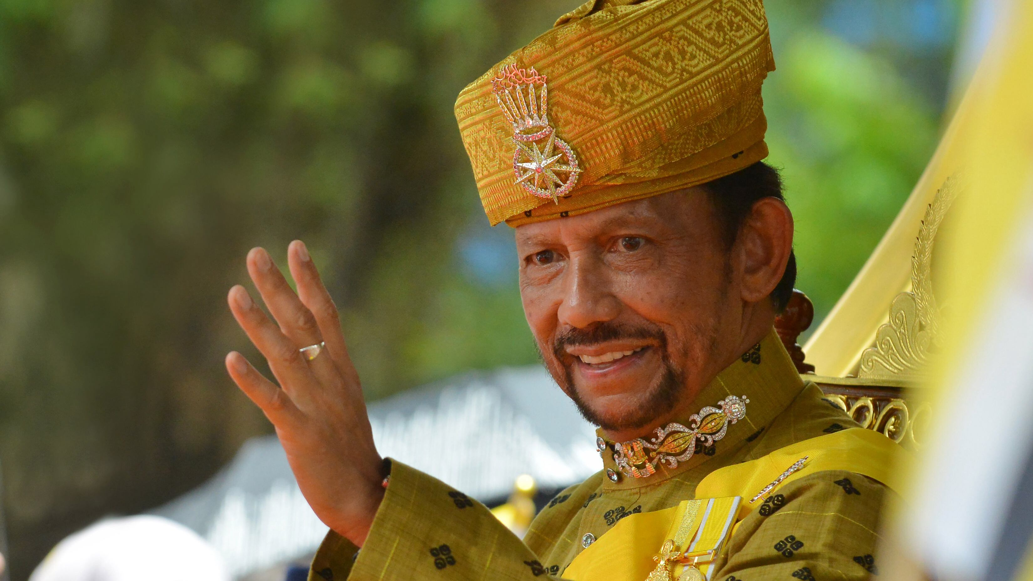 Il Sultano del Brunei: "Stop alla pena di morte per persone omosessuali"