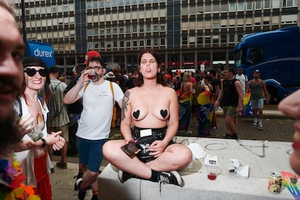 Cartelli e slogan al Pride di Milano 2024 5