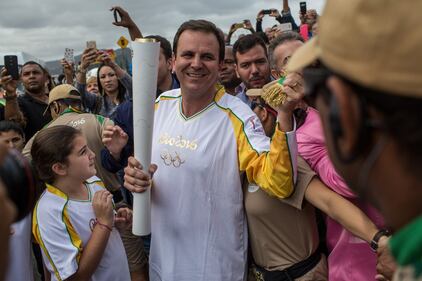 Rio, la corsa dei tedofori. E c'è pure Adriana Lima 6
