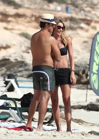 Elenoire Casalegno, topless bollente in spiaggia 16