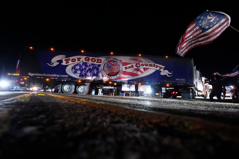 "Take Our Border Back": la marcia del patrioti per i confini Usa 6