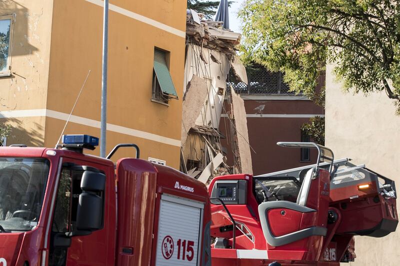 Roma, crolla palazzina a Ponte Milvio 20