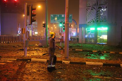 Dubai, 'incendio alla Torch Tower: venti piani in fiamme 8