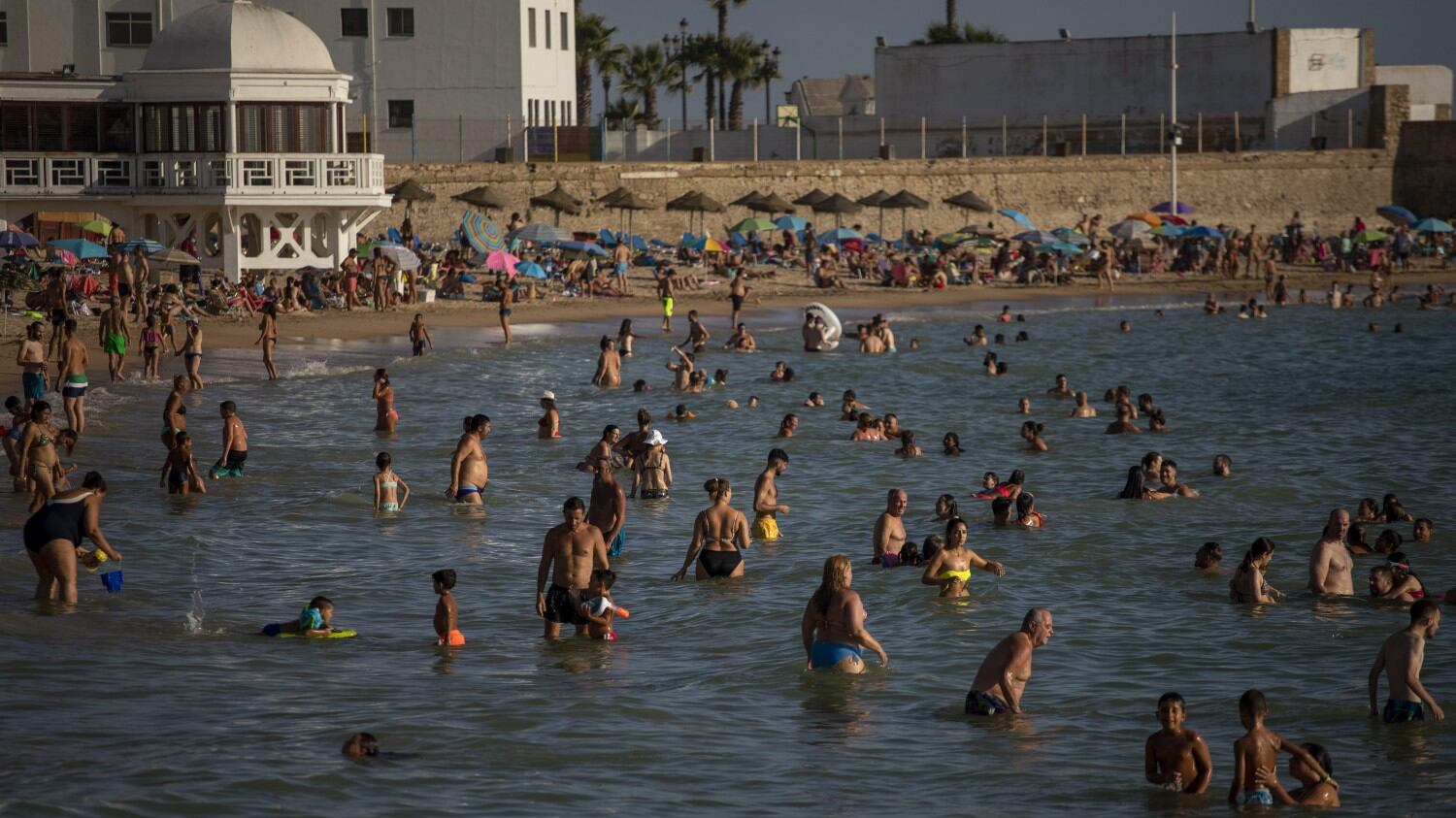 Covid, ansia per i nuovi focolai in Europa: dove non fare le vacanze