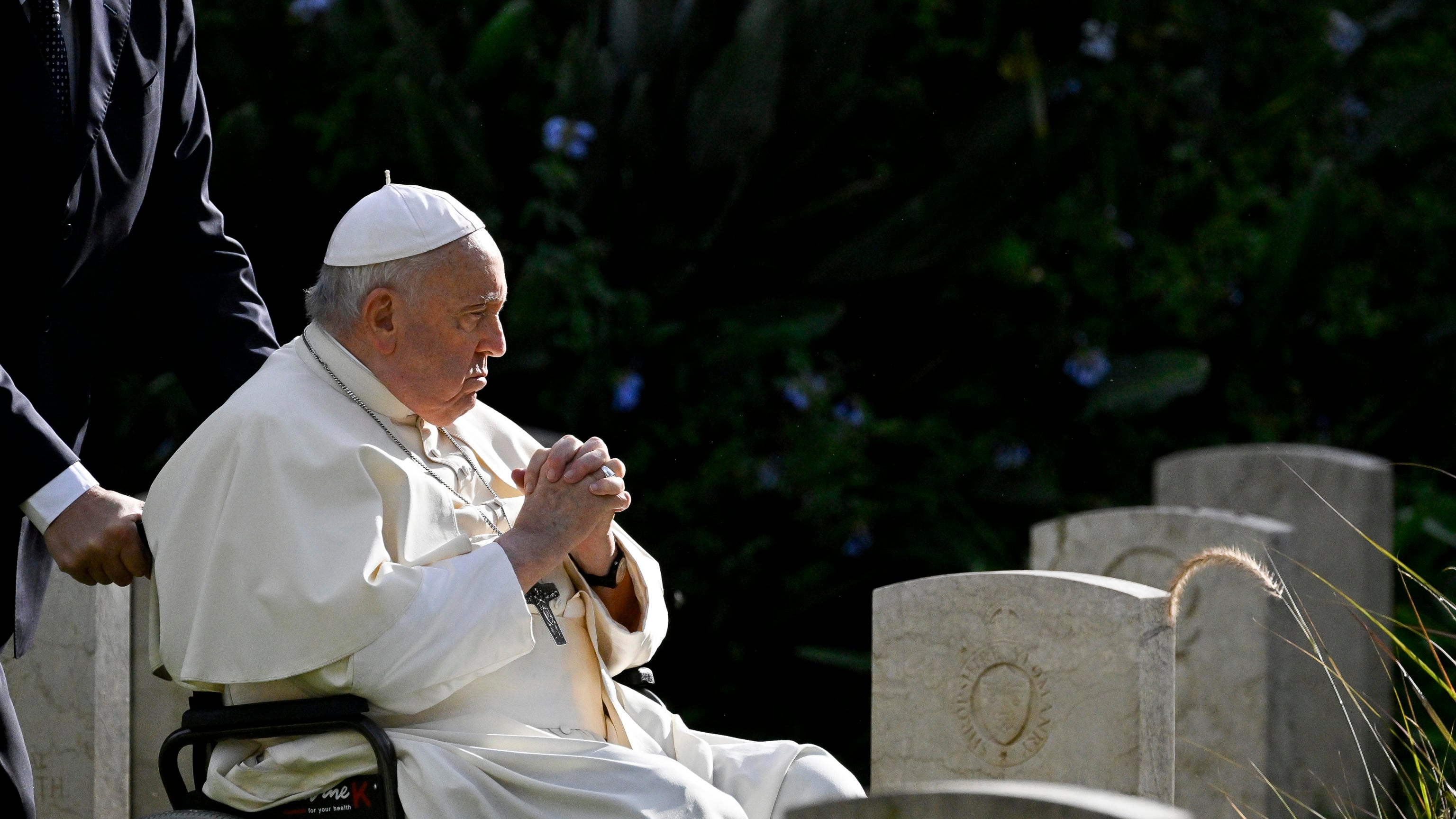 "L'oscurità...". Il vescovo Strickland risponde a papa Francesco dopo la rimozione