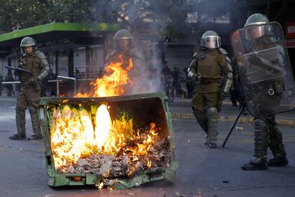 Cile, proteste a Santiago contro il caro-vita 7