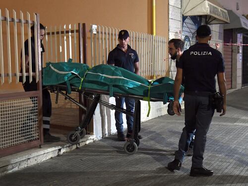 "Abbiamo sentito urlare": l'orrore sulla donna uccisa a coltellate a Roma