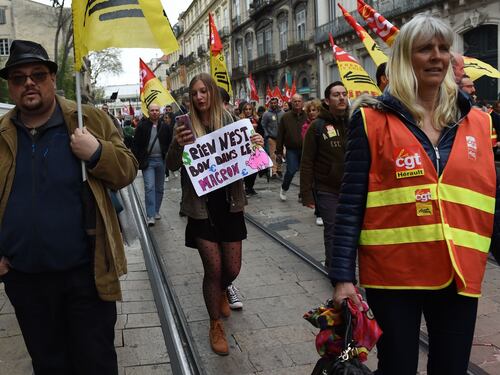 Francia, cortei a Parigi contro riforma trasporti