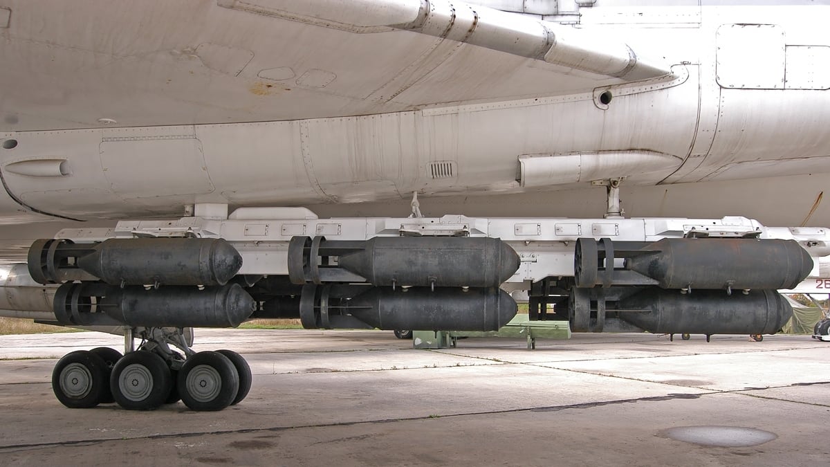 Mosca punta a 120.000 bombe plananti: l’allarme degli 007 ucraini