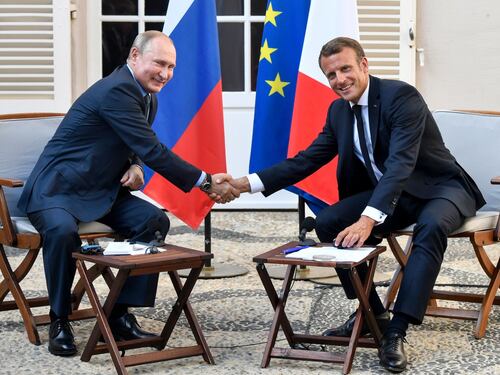 Macron-Putin, faccia a faccia per ridisegnare l'Europa