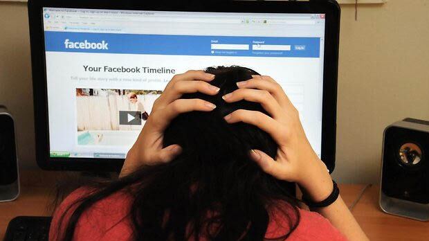 Salerno, picchiano e umiliano sui social un’alunna disabile di 14 anni