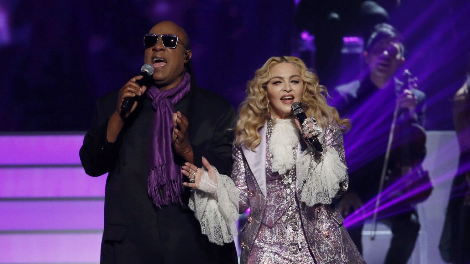 Paura per Stevie Wonder: "Subirò un trapianto"