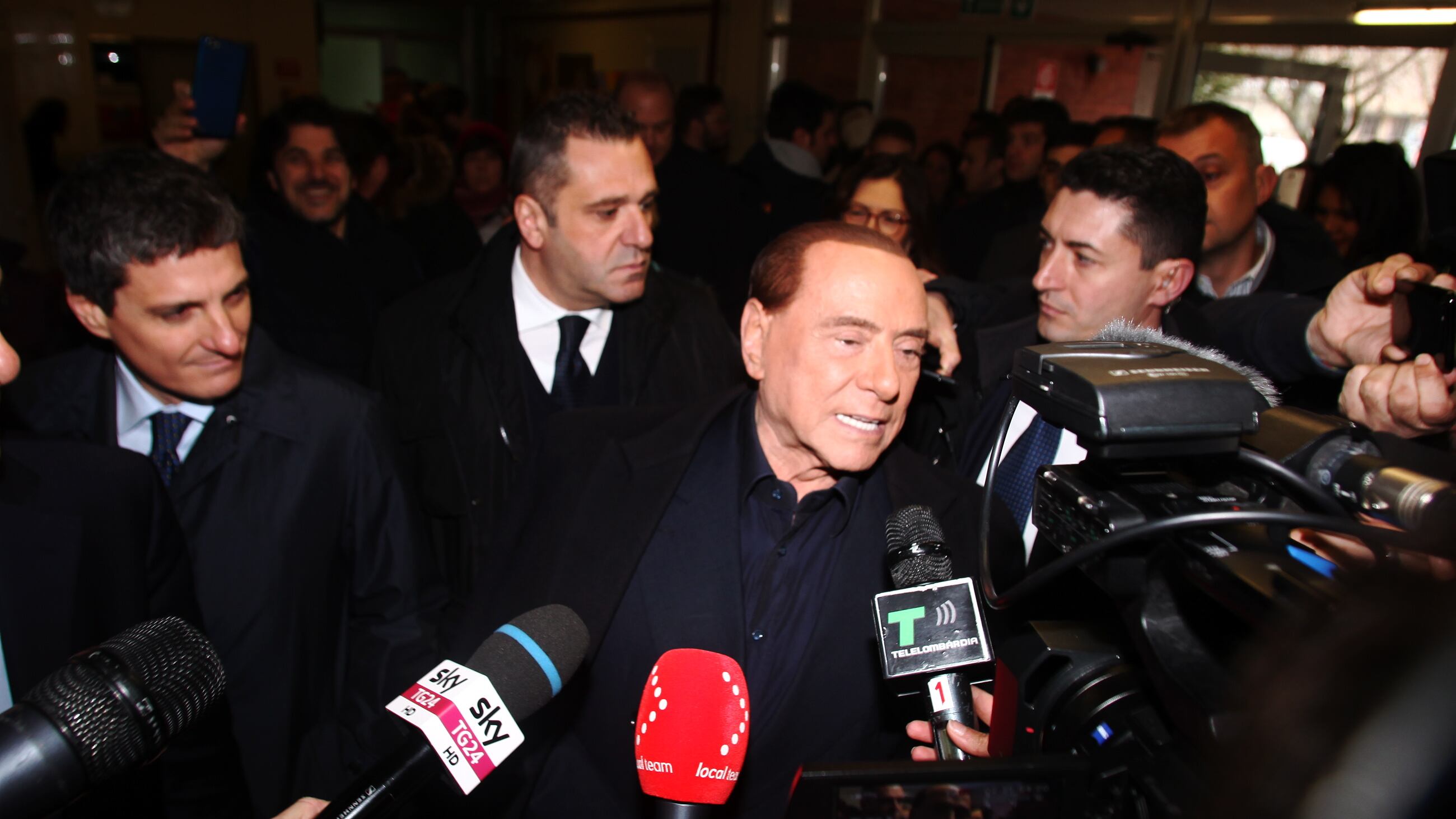 Ruby ter, Berlusconi rinviato a giudizio. La difesa: "Accuse inconsistenti"