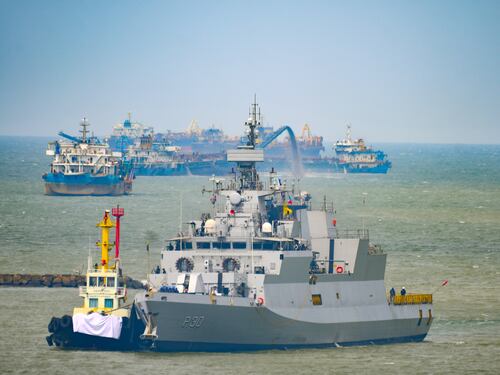 Navi da guerra in acque cinesi: l'operazione che allarma Pechino