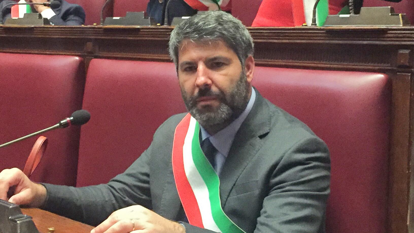 "Io sindaco di un piccolo centro del Lazio ho gli stessi adempimenti della Capitale"