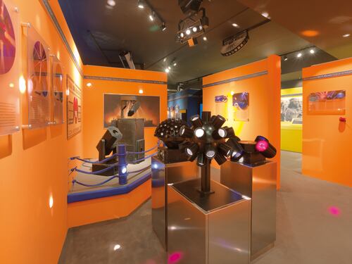 La luce dà spettacolo al museo dell'illuminazione scenografica