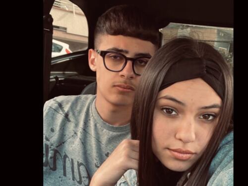 Fidanzatini morti in un incidente d'auto. "Seppellite mio figlio con la sua Jemila"