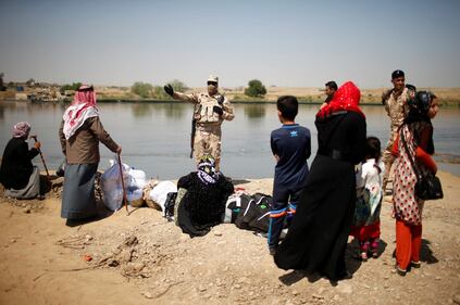 A sud di Mosul per gli iracheni la vita continua 2