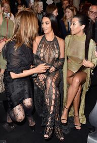 Kim Kardashian in biancheria intima alla Paris Fashion Week 13