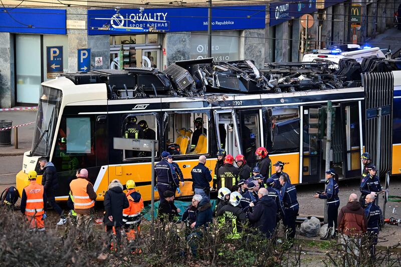 Tram deragliato, le foto dei feriti 2