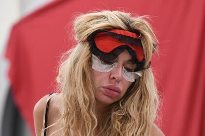 Grande Fratello Vip, Valeria Marini sempre più sexy 14