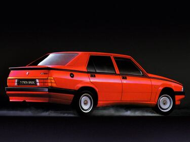 Alfa 75: guarda la gallery 16