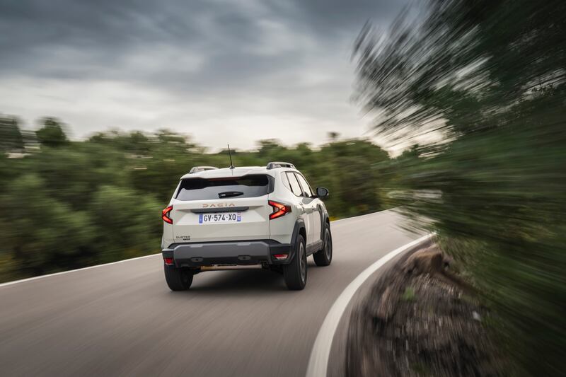 Dacia Duster 2024: guarda la gallery del nuovo SUV, anche ibrido o GPL 3