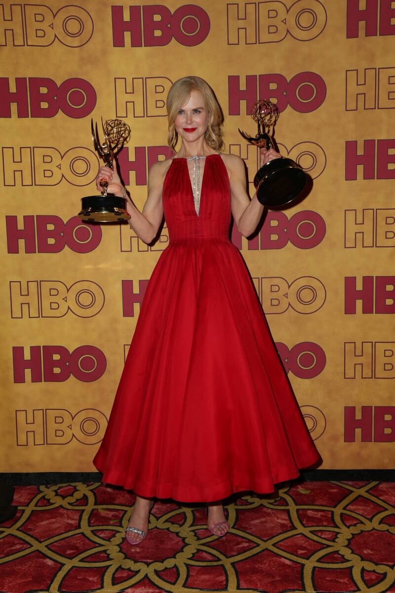 Nicole Kidman sexy in rosso agli Emmy Awards 2017 14