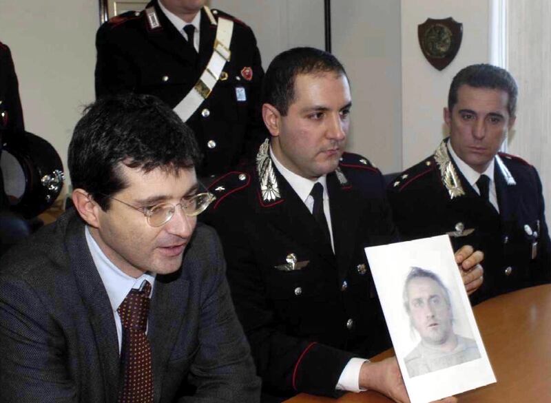 Minghella ricercato dopo la fuga