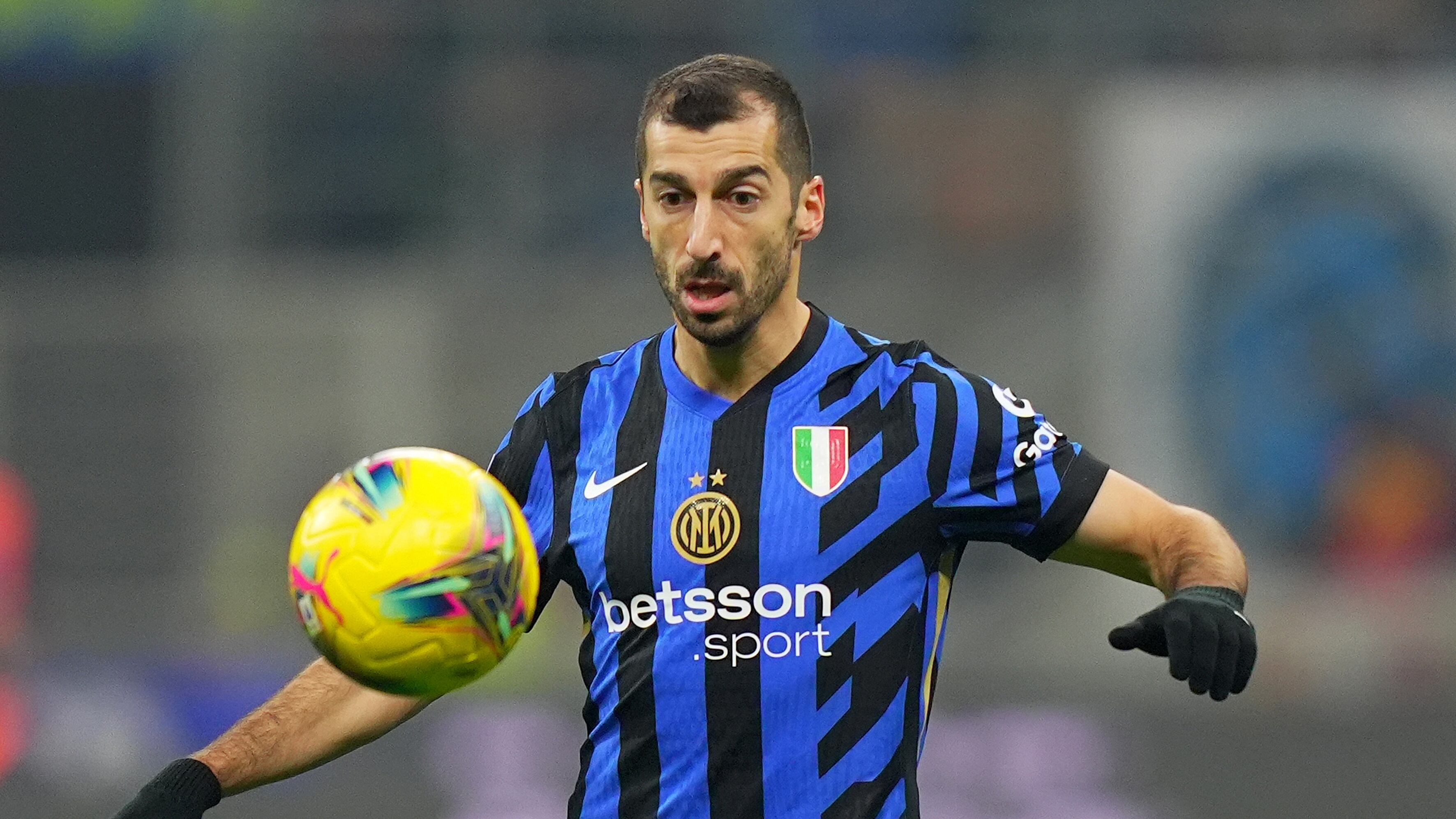 Mkhitaryan: "Magari smetterò a fine stagione"
