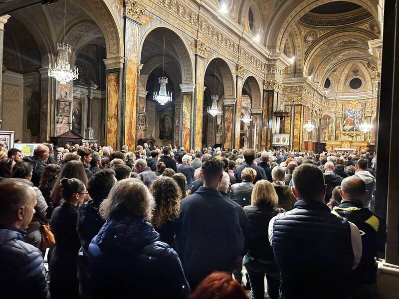 L'ultimo saluto a Matilde Lorenzi: le immagini più toccanti dei funerali 1