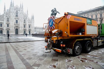 La neve imbianca Milano 5