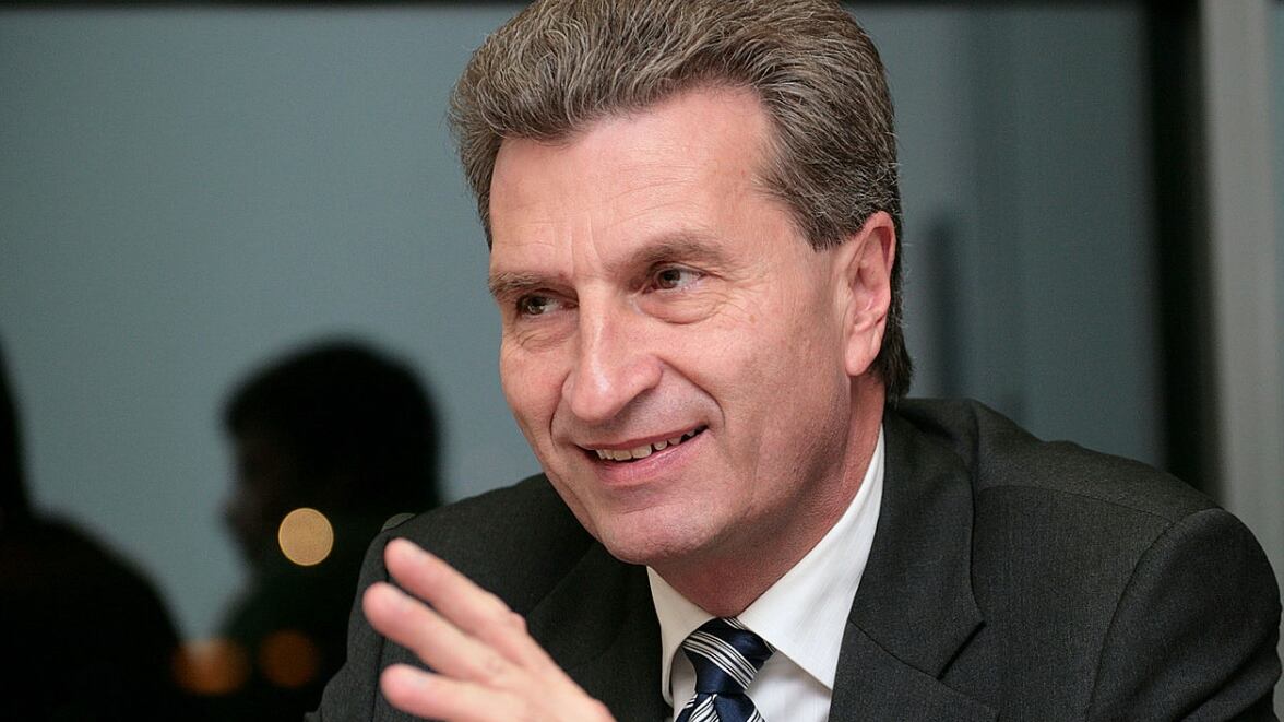 «Così imparate per chi votare» Commissario Ue nella bufera