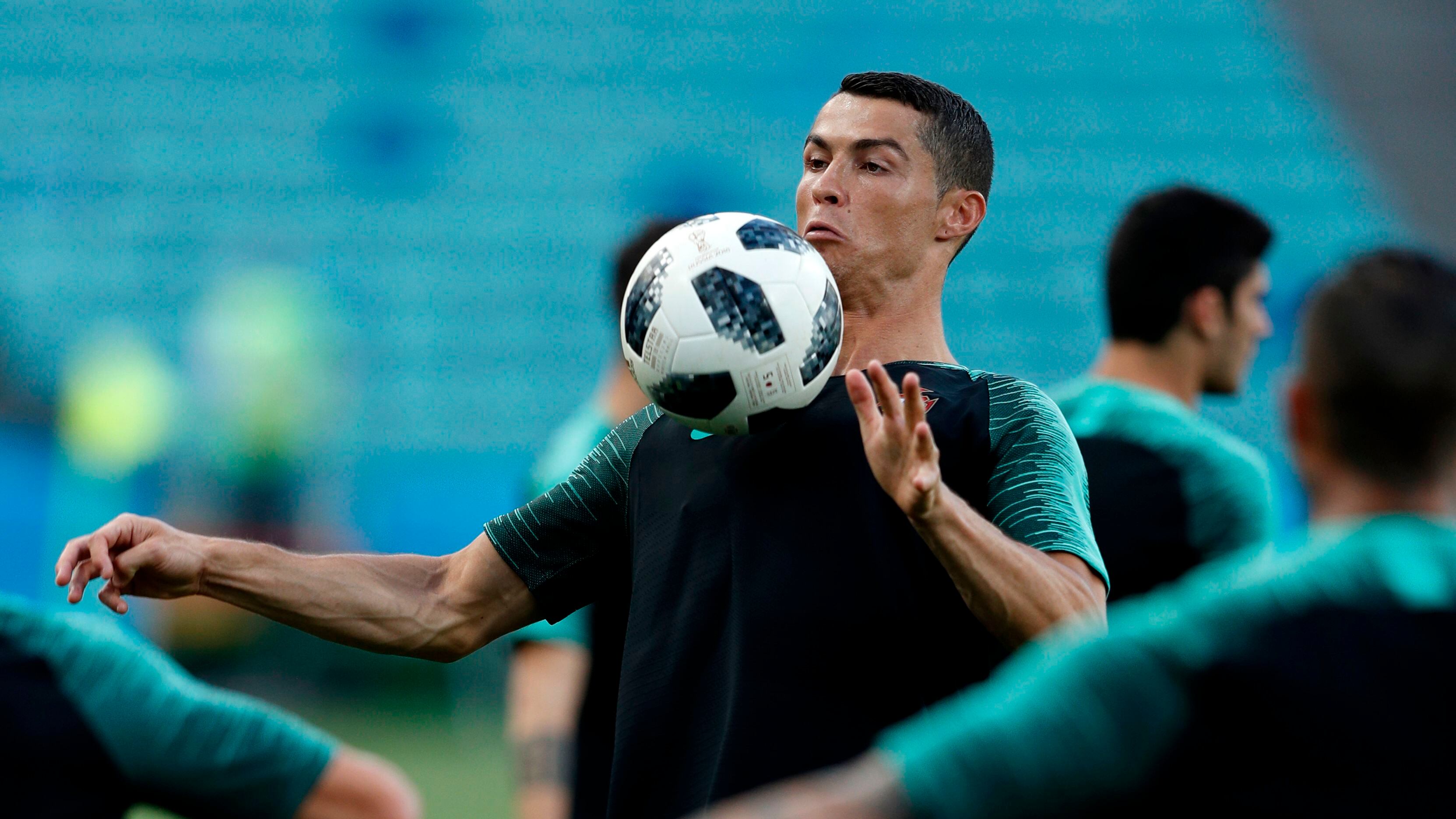 Ronaldo lancia la sfida alla sua "Real" Spagna: "Allo sbando? Non credo"