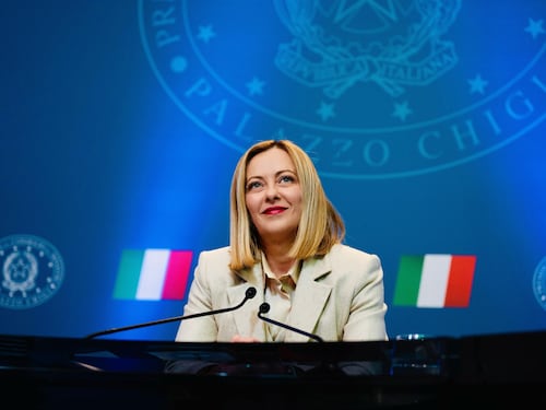 Meloni al G7 sulla guerra in Ucraina: "Priorità è pace giusta e duratura"