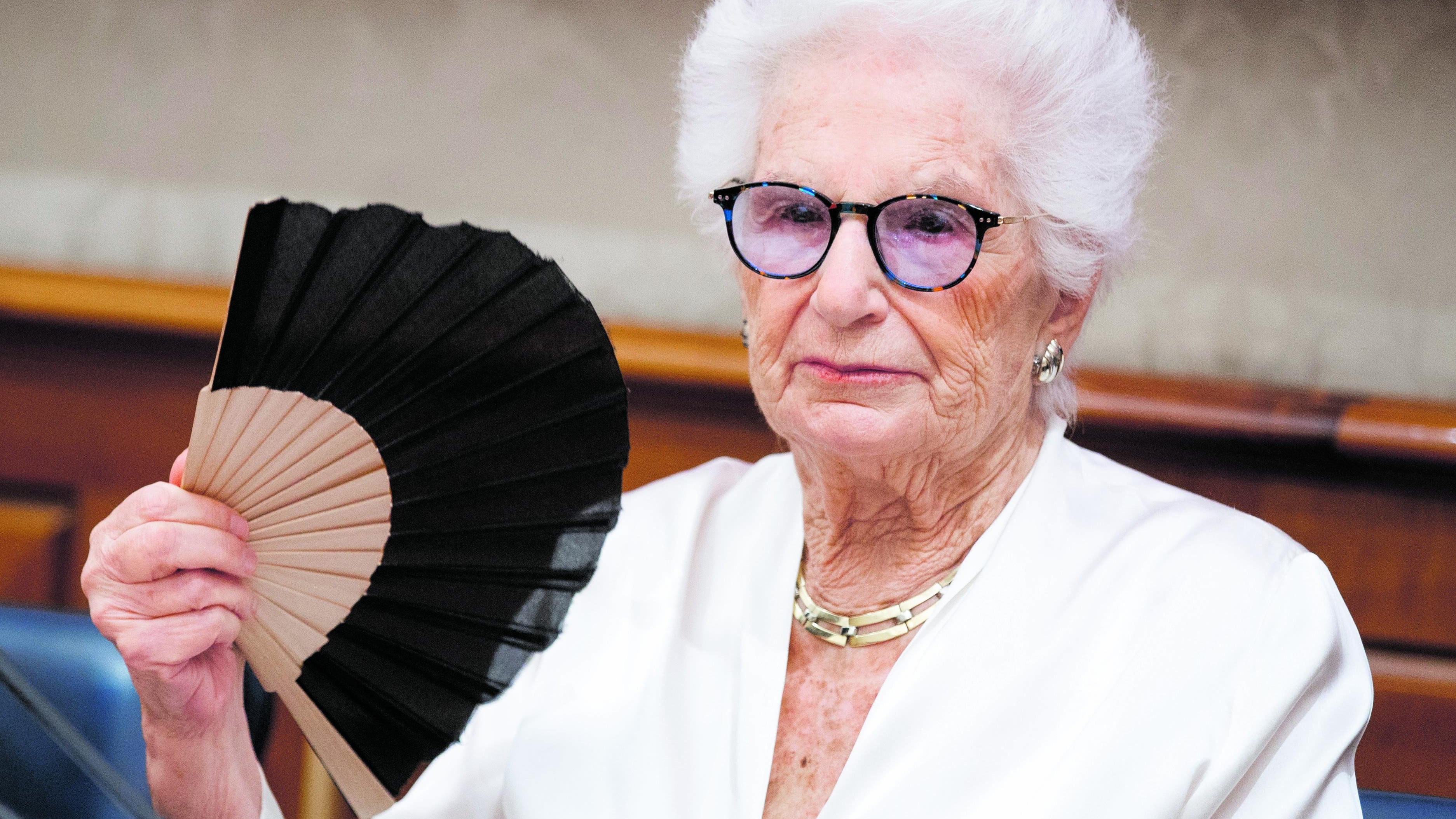 Insulti alla Segre, il gup: "Sopravvissuta alla Shoah, odio verso di lei è riprovevole"