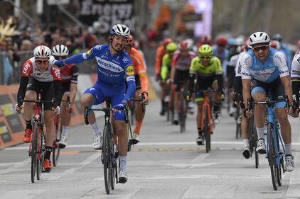 Le foto del francese Alaphilippe alla Milano-Sanremo 2