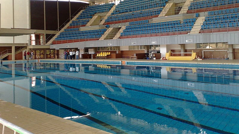 Dormiva invece di controllare la piscina: nei guai dipendenti comunale