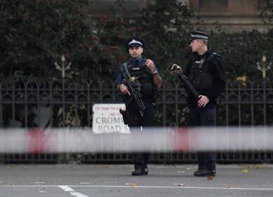 Londra, un'auto sulla folla davanti al museo di storia naturale 9