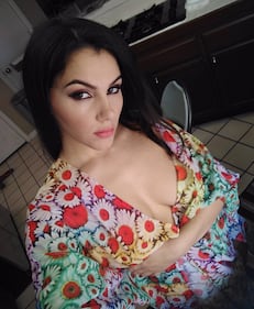 Valentina Nappi, selfie hot da coniglietta 12